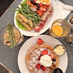 Belgian Waffle Tuna Nicoise Salad Belgian Waffle Tuna Nicoise Salad