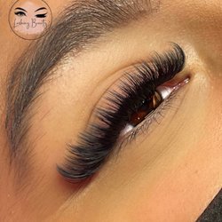 The Lash & Beauty Lounge - Volume