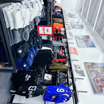 WSS - Accessories Near Me - Reseda, California