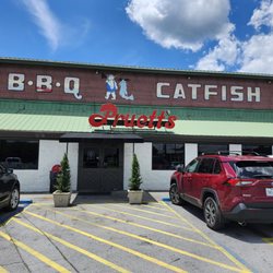 Pruett's Bar-B-Q - Entrance
