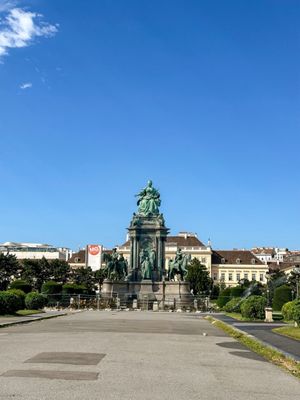 Maria-Theresien-Platz by null