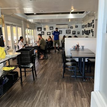 Sweet E's Cafe - Wouldn't come back to this place. Save your money and eat elsewhere. Guy in the picture is super Rude. - Cafes Near Me - Honolulu, Hawaii