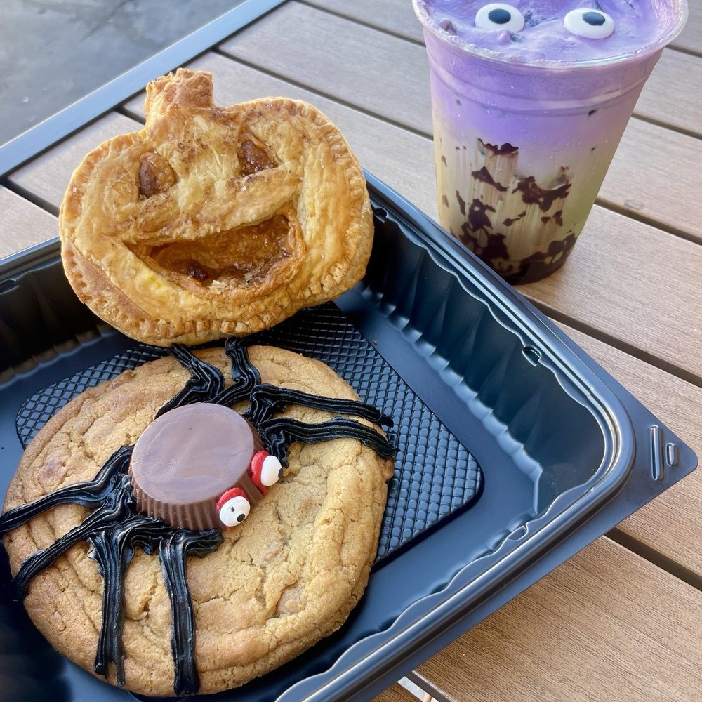 Rekindle Coffee - Spider Cookie, Pumpkin Delight and Frankenmatcha (IG: @christal.light) - Coffee & Tea Near Me - Orange, California Rekindle Coffee - Spider Cookie, Pumpkin Delight and Frankenmatcha (IG: @christal.light) - Coffee & Tea Near Me - Orange, California