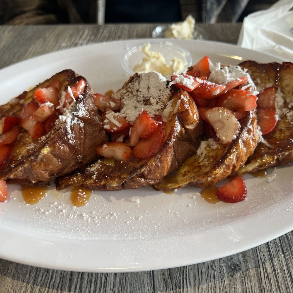 La Creperie Cafe - Hawaiian bread French toast - French Near Me - Monrovia, California La Creperie Cafe - Hawaiian bread French toast - French Near Me - Monrovia, California