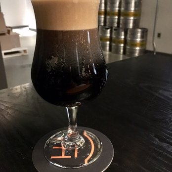 Flora Hall Brewing - Oat beer - Breweries Near Me - Ottawa, Ontario
