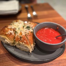 Fiorenzo Italian Steakhouse - Garlic Bread