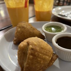 Tandoori Flame - Crispy hot samosas