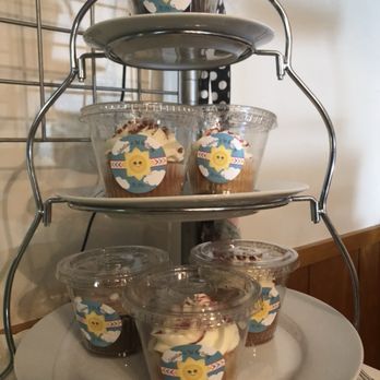 Desserts First - Cupcake favors. - Desserts Near Me