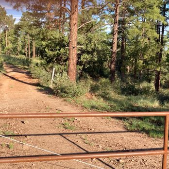 Goldwater Lake - Enter here, just right of the 330 parking for the north and westbound hike along the creek bed - Lakes Near Me - Prescott, Arizona