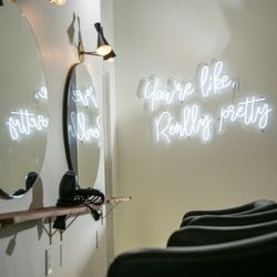 Salon Boutique