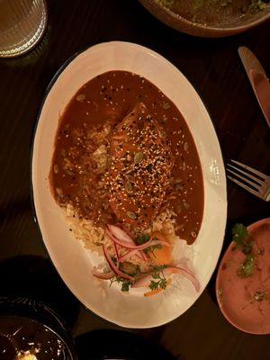 Fonda Del Barrio by null