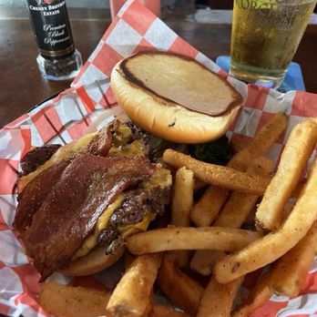 Big Cheezees Pub & Grub - Smashburger...... YUM - Pubs Near Me - Key West, Florida
