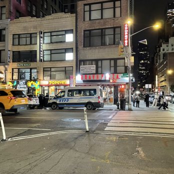 Bravo Pizza - Here's the joint. You can't miss it. - Pizza Near Me - New York, New York Bravo Pizza - Here's the joint. You can't miss it. - Pizza Near Me - New York, New York