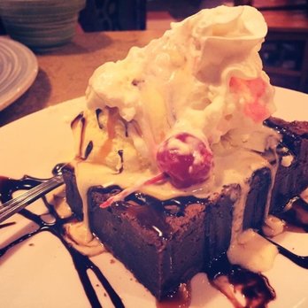 Swiss Chalet - Chocolate brownie sundae - Comfort Food Near Me - Toronto, Ontario Swiss Chalet - Chocolate brownie sundae - Comfort Food Near Me - Toronto, Ontario