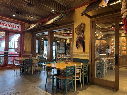 Lupe Tortilla Mexican Restaurant by null