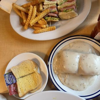 Jeb's Blueberry Hill - Hill Country Club Sandwich, Slab ham breakfast with biscuits and gravy - Breakfast & Brunch Near Me - Clovis, California Jeb's Blueberry Hill - Hill Country Club Sandwich, Slab ham breakfast with biscuits and gravy - Breakfast & Brunch Near Me - Clovis, California