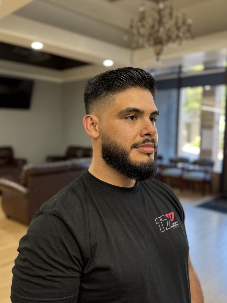 Prime Legacy Barbershop Logo