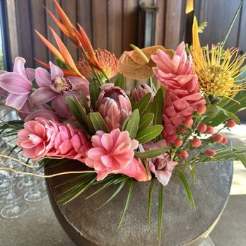Joseph Phelps Vineyards - Beautiful flowers - Wineries Near Me - Saint Helena, California Joseph Phelps Vineyards - Beautiful flowers - Wineries Near Me - Saint Helena, California