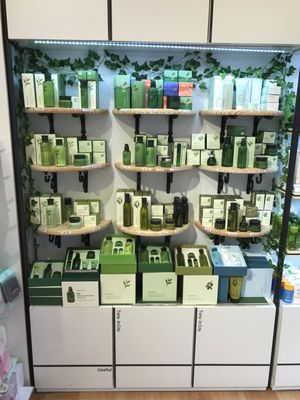 Etude House & Innisfree by null