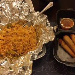 Aroi Thai Cuisine - Chicken pad thai and shrimp blanket