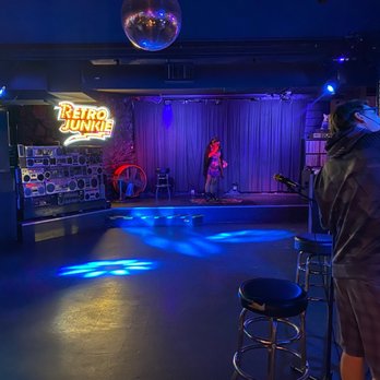Retro Junkie - Cocktail Bars Near Me - Walnut Creek, California