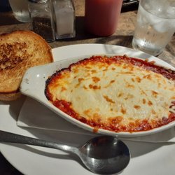 121 Steakhouse Lounge & Motel - Ravioli overpowered with the sauce