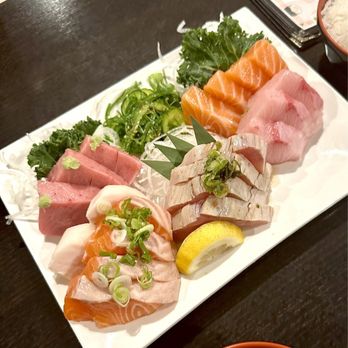 Sen Dai Sushi - 20pc Sashimi Combo - Japanese Near Me - Milpitas, California Sen Dai Sushi - 20pc Sashimi Combo - Japanese Near Me - Milpitas, California
