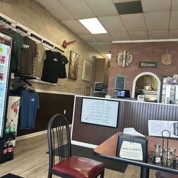 Paul & Vinny’s Pizzeria - Pizza Near Me - Berlin, Maryland