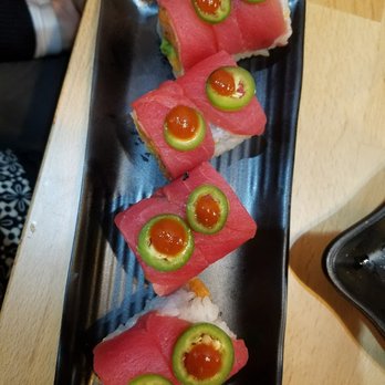 Akino - Phoenix roll from the top - Sushi Bars Near Me - Elmhurst, New York Akino - Phoenix roll from the top - Sushi Bars Near Me - Elmhurst, New York