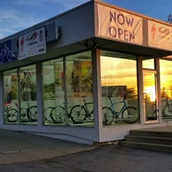ElectriCityBikes - City Bikes of Tenleytown at sunset