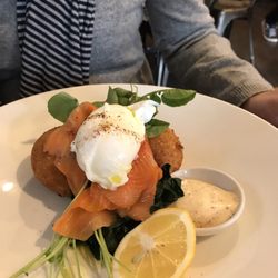 The Elm - Crispy spring onion potato cake, spinach, smoked salmon, poached egg, chilli creme fraiche