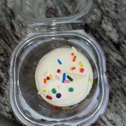 Bull City Bake Shop - Birthday cake cupcake