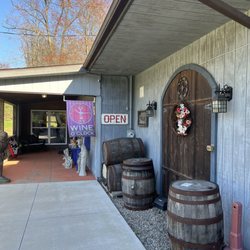 French Ridge Vineyards & Winery - Front entrance