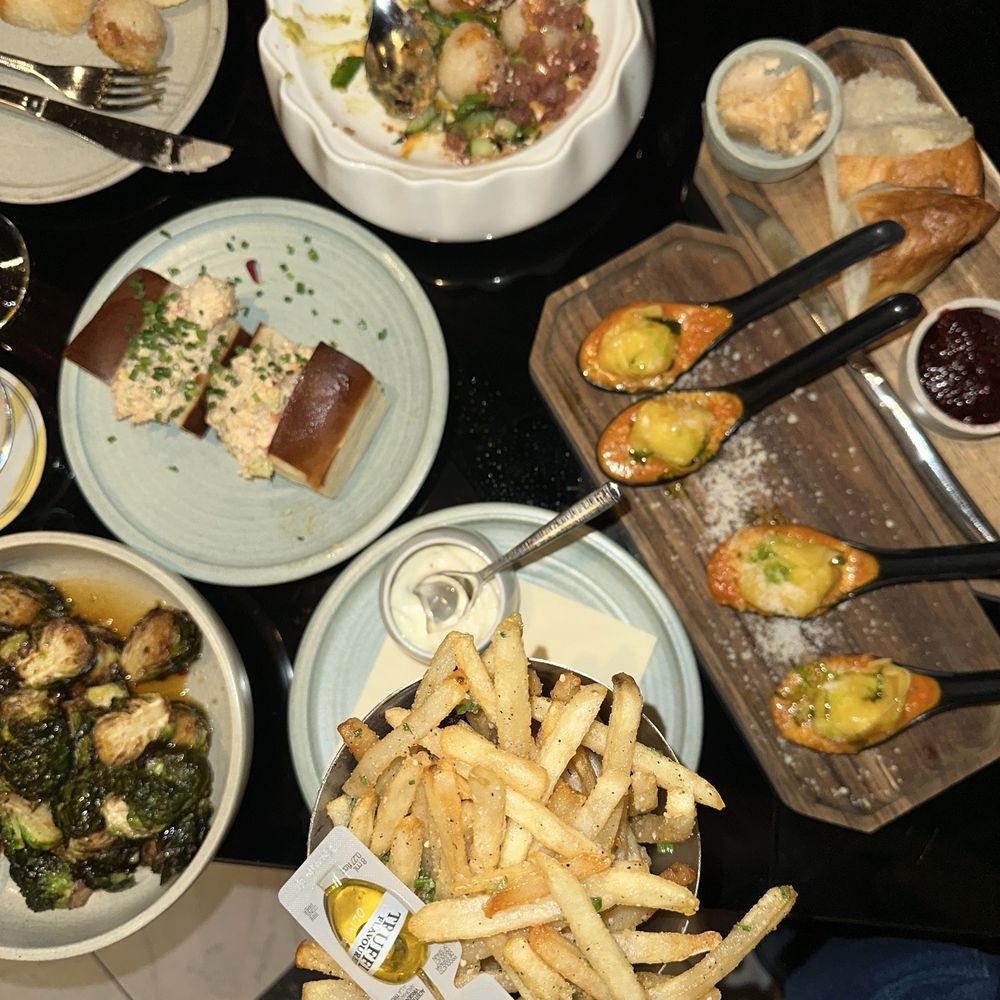 Palm Palm - truffle fries, brussels, lobster rolls, focaccia, & grilled cheese tomato soup dumplings - Bars Near Me - Pittsburgh, Pennsylvania Palm Palm - truffle fries, brussels, lobster rolls, focaccia, & grilled cheese tomato soup dumplings - Bars Near Me - Pittsburgh, Pennsylvania