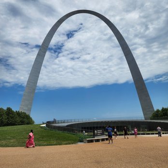 Gateway Arch - Arch - Landmarks & Historical Buildings Near Me - St. Louis, Missouri