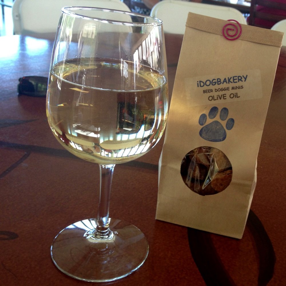 Oak Mountain Winery - Sauvignon Blanc and olive oil dog biscuits. - Wineries Near Me - Temecula, California Oak Mountain Winery - Sauvignon Blanc and olive oil dog biscuits. - Wineries Near Me - Temecula, California