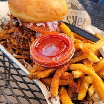 Drizzle - Bob's Barbelicious BBQ w/ fries - Coffee & Tea Near Me - Mount Shasta, California