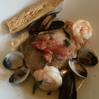 Secrets The Vine Cancun - Seafood entree at the Italian restaurant. - Hotels Near Me - Cancún, ROO
