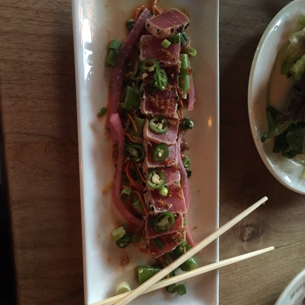 Earls Kitchen + Bar - Tuna - Canadian (New) Near Me - Vancouver, British Columbia Earls Kitchen + Bar - Tuna - Canadian (New) Near Me - Vancouver, British Columbia