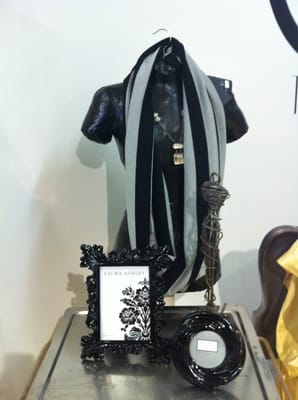 Savvy Chic Trends & Parisienne Boutique by null