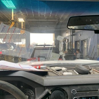 SpeeDee Oil Change & Auto Service - Two guys not doing a damn thing but on there phone - Auto Repair Near Me - Manteca, California SpeeDee Oil Change & Auto Service - Two guys not doing a damn thing but on there phone - Auto Repair Near Me - Manteca, California