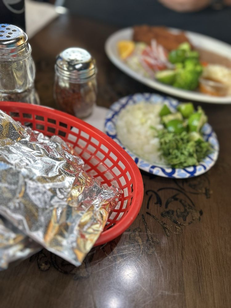 Tacos Y Mariscos Tijuana