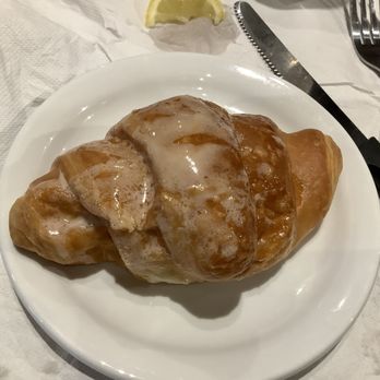 Cheddar's Scratch Kitchen - Honey Butter Croissants - American Near Me - Triadelphia, West Virginia