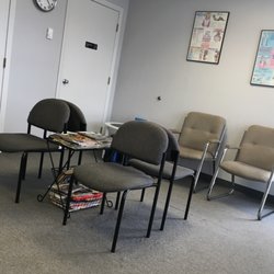 Michael A Gross, DC - Waiting area at NEW location