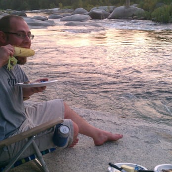 Rio Sierra River Resort - eating on the rocks - Resorts Near Me - Three Rivers, California Rio Sierra River Resort - eating on the rocks - Resorts Near Me - Three Rivers, California