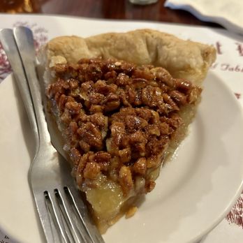 Walnut Hills - Pecan Praline Pie - Southern Near Me - Vicksburg, Mississippi