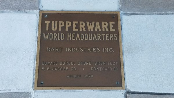 Tupperware by null