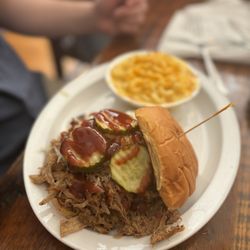 Tin Kitchen - Pulled pork sandwich