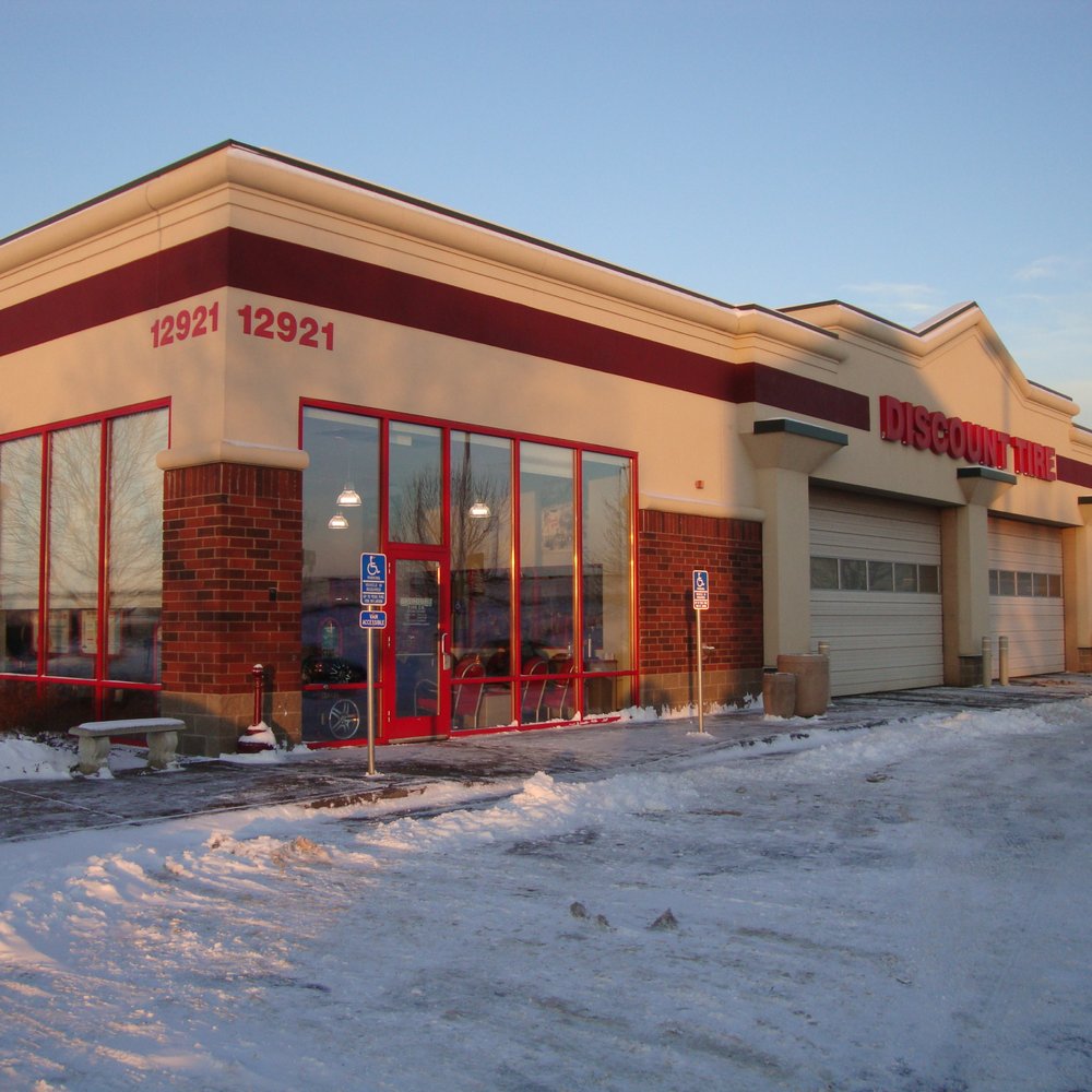 Discount Tire - Front of building, main entry. - Tires Near Me - Coon Rapids, Minnesota Discount Tire - Front of building, main entry. - Tires Near Me - Coon Rapids, Minnesota