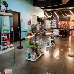 Nar Cannabis - Nar Cannabis Columbus dispensary floor